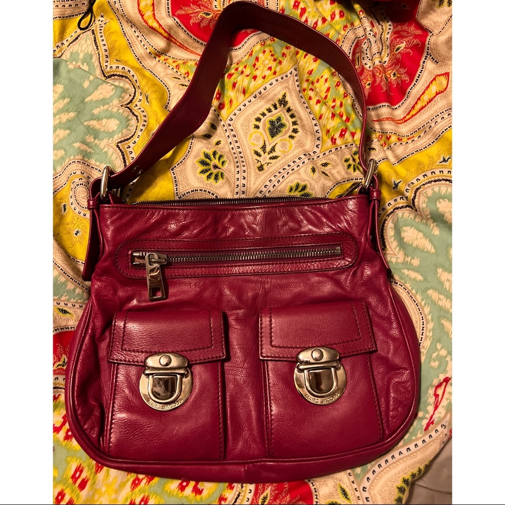 Marc Jacob's shoulder bag Color Raspberry approx 12x9.5. Suede inside